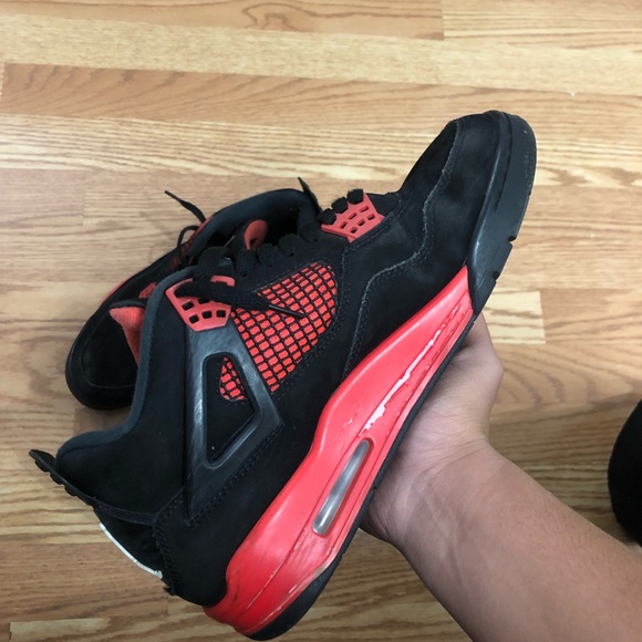 Jordan 4 - Picture 2 of 10